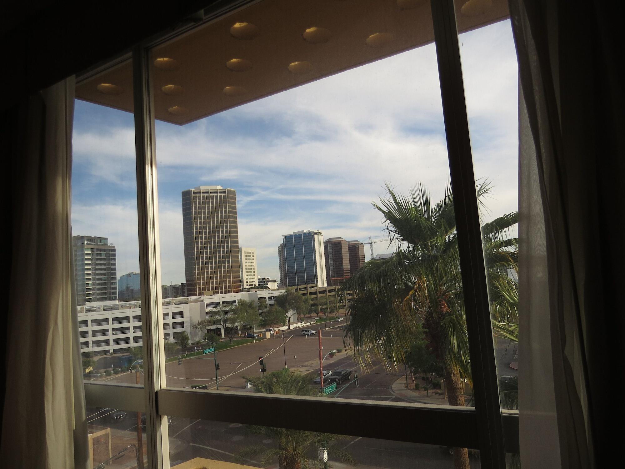 Holiday Inn Express & Suites Phoenix - Midtown, An Ihg Hotel المظهر الخارجي الصورة